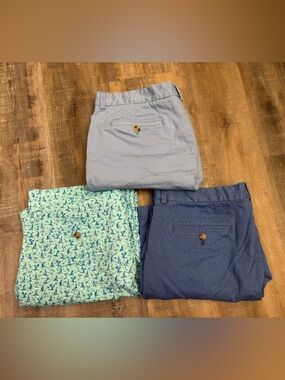 LOT OF 3- Men’s Vineyard Vines Breaker Shorts Size 35, Excellent Condition